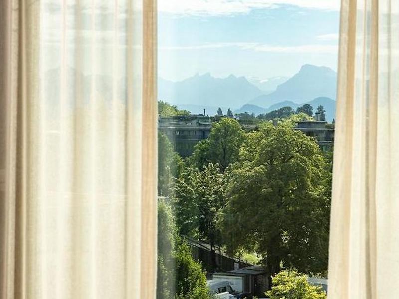 4237E33E280D09220A7811400F71A29D