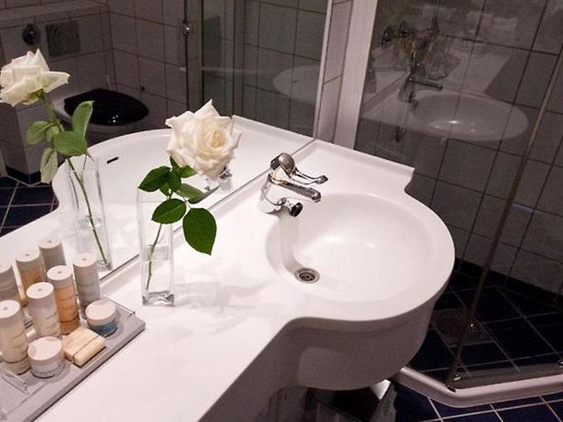 C7A15293C4882F42AD0B7334745B7EAA