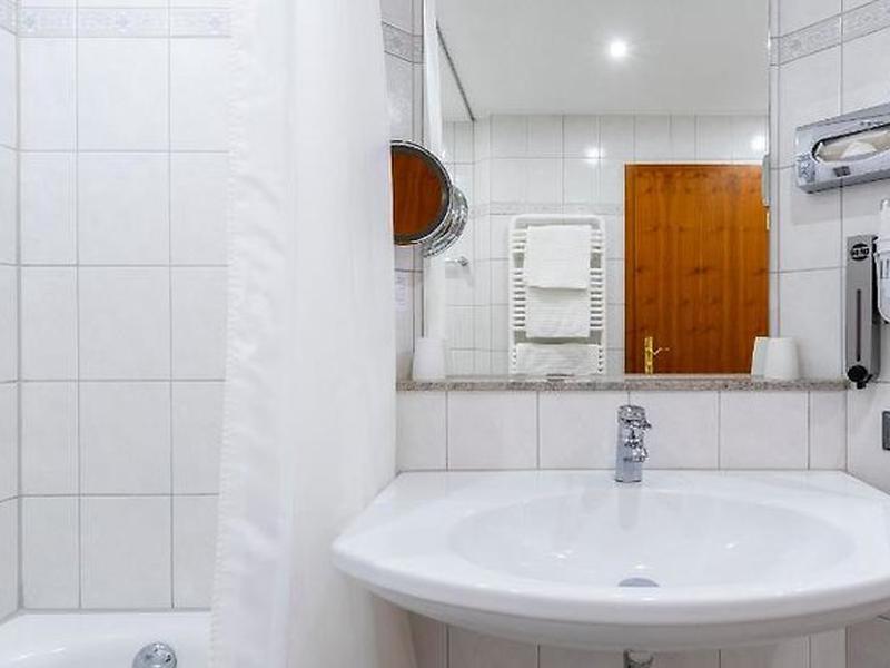 4CF193A280DA8DB0D4E9ECFEACC50B59