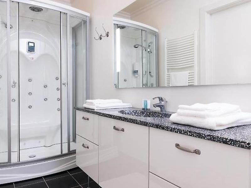 8F1FE32364FF62450C30B7A6112B4101