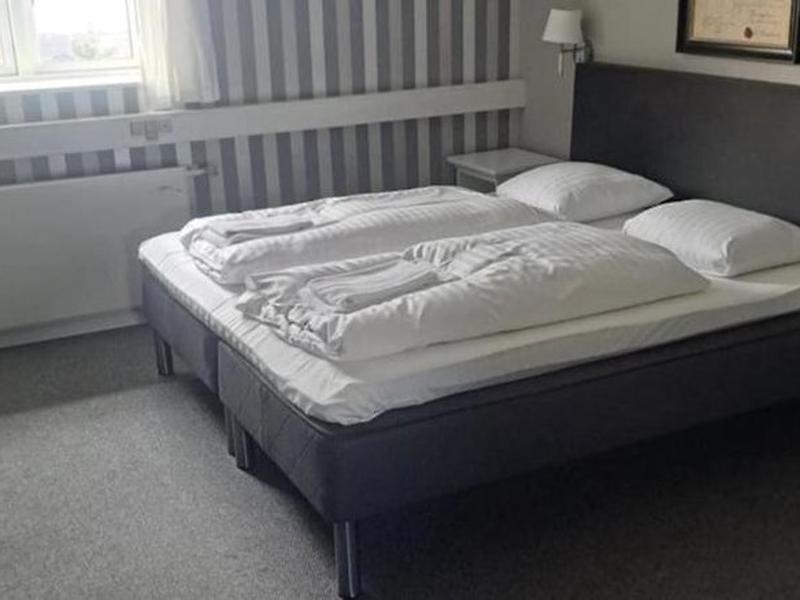 E083058655A9380872CF66BED2938C7D