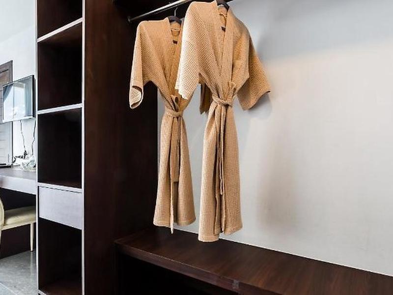 B1E6C18ED790AE22D5FE265A4B8AE516