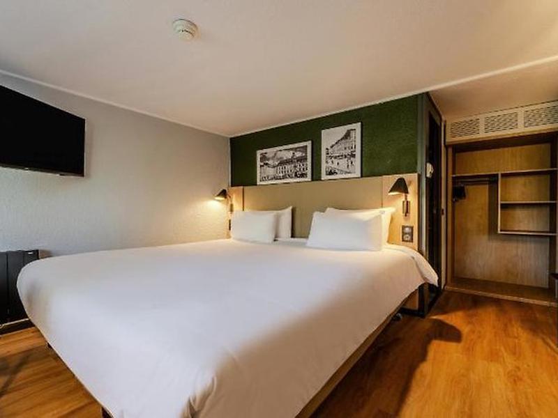 FDF227E8EDE47D3EDBBBD6321BA72AEB