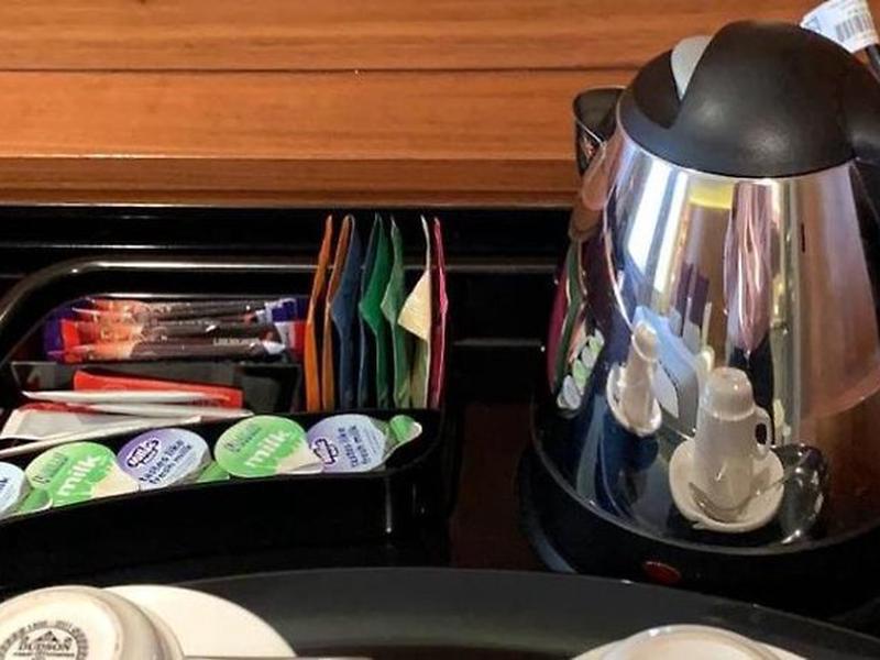 583404E0F1A13BD18C1DC69C196D5BF4