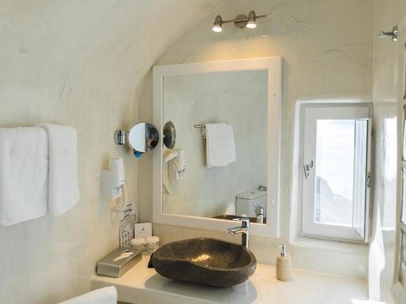 28B984721BE37D56EED2EAE81774C8F0