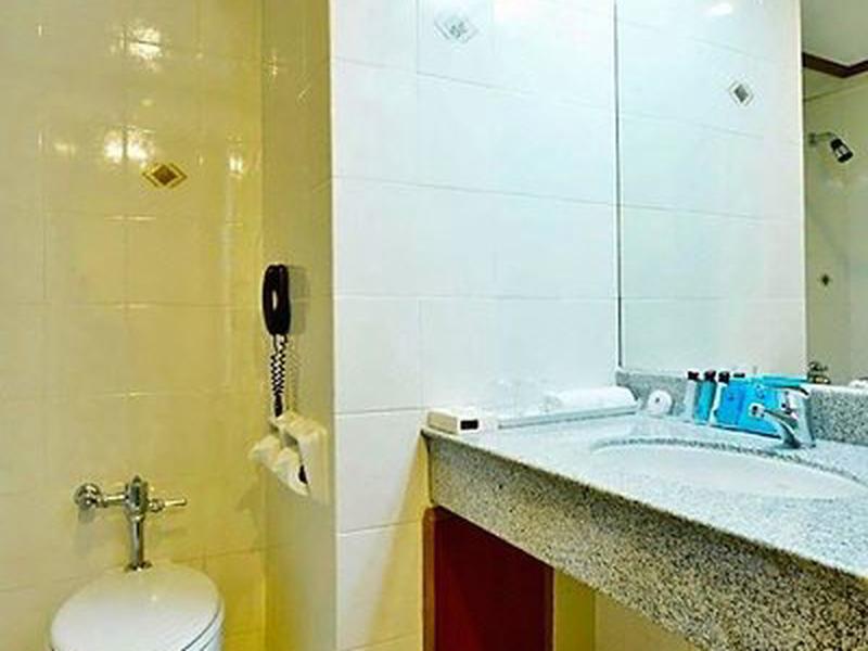 B66688D10AB04010FBA2A39D1F3A564E