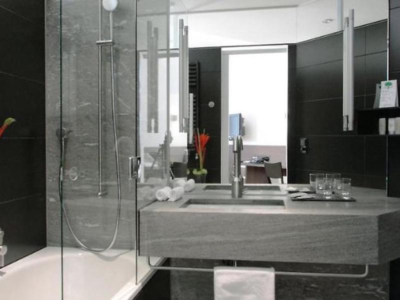 E21D094F18C2F789BF149C54B9A32826