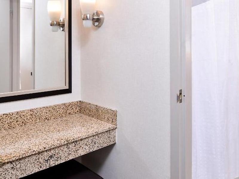 398A84C1E6F3D3F6EFAE1ABE59C6316A