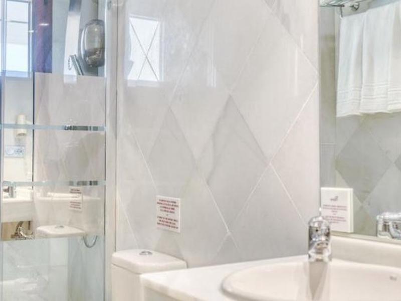 8BBA4F5422E41890C33350EC7FF990EB