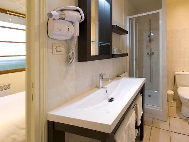 8705E84E24880E522427F6938F18BCA1