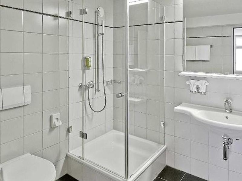 BD51B3E9D62F24DC6A5E80C44A761ACD