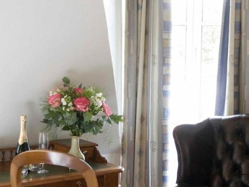 FCF7B8039E52ED84D92AA1A3A010DFD2