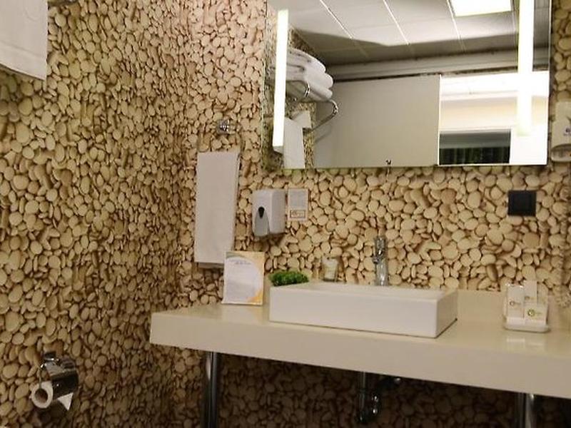 93297AF055A0079E531DCE5CD45E3BC6