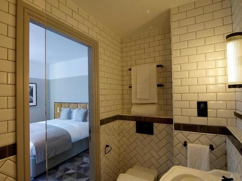 E06FE2F1B569F2B5AA3535C7FE0F5920