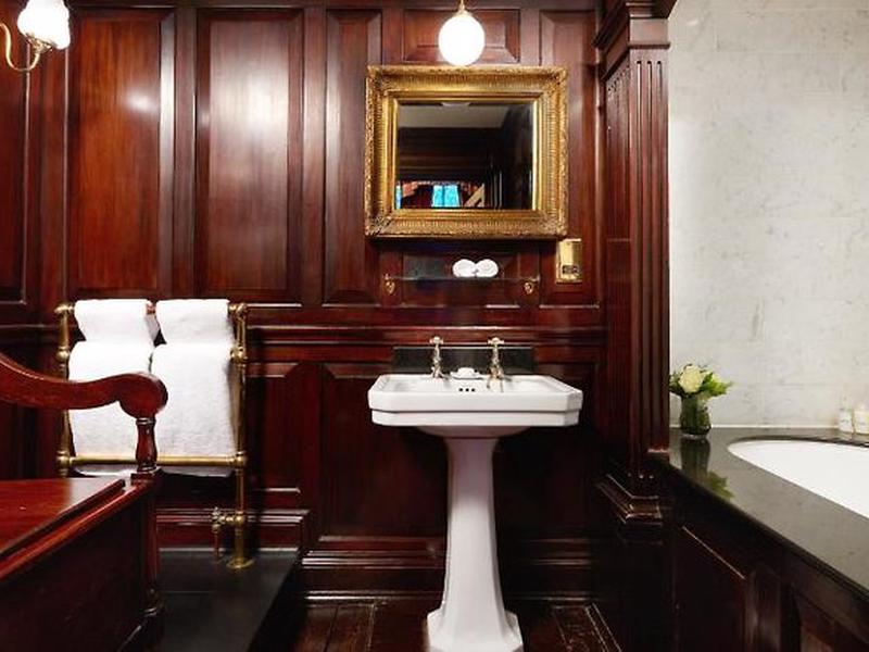 AF5E618ED715203EE83216917BEB4F1F