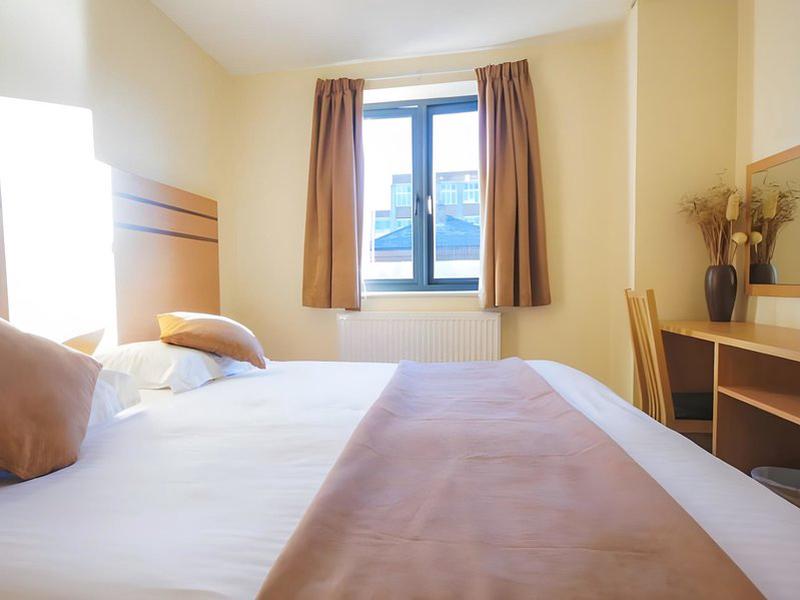 78BE92F9F10BF5A40E0C7E06C14C2C39