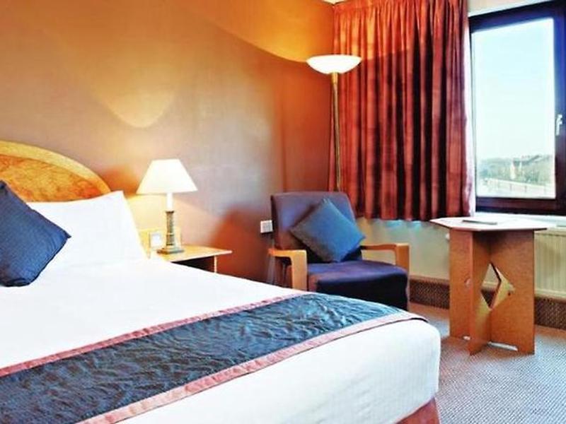 FD4F8B307AEC21C3A8B468E73DA33BA2