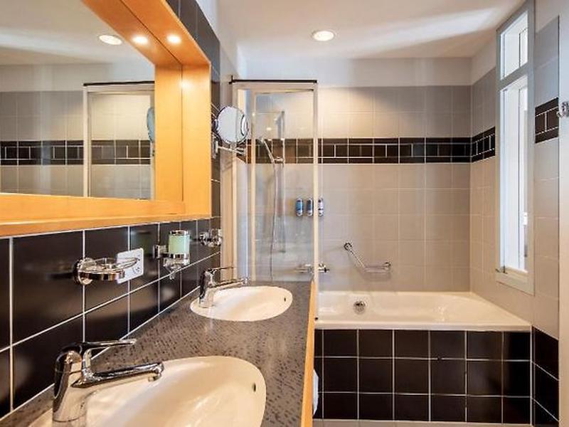 3BADFD572300358753A462A27774EA52