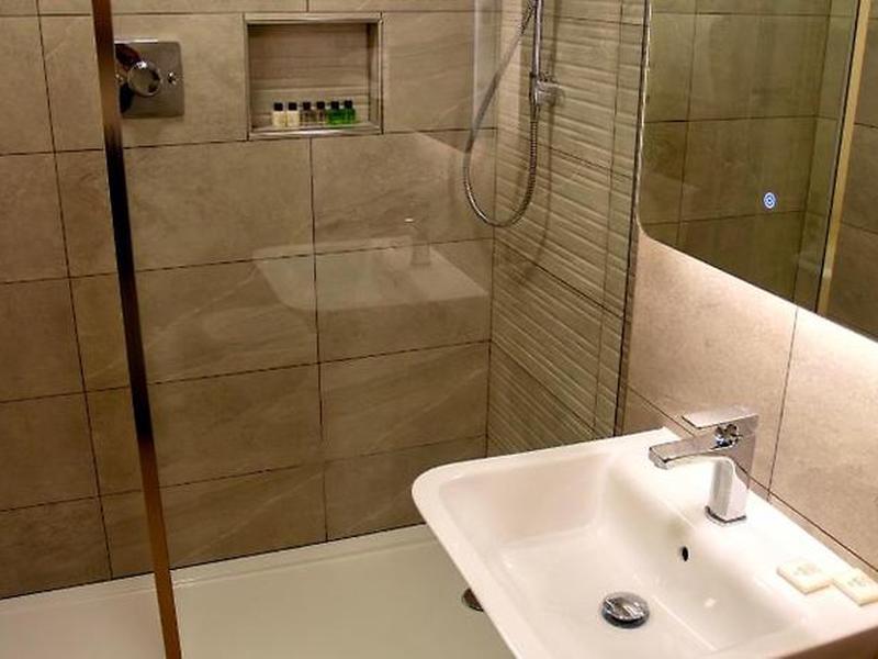 2DE1C34143AAAF652F8EC16C9D3D3CF5