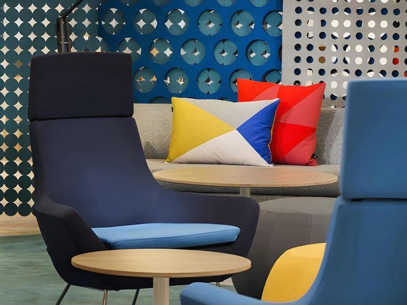 5500E380652349A8DF0B5B87984CA2F6