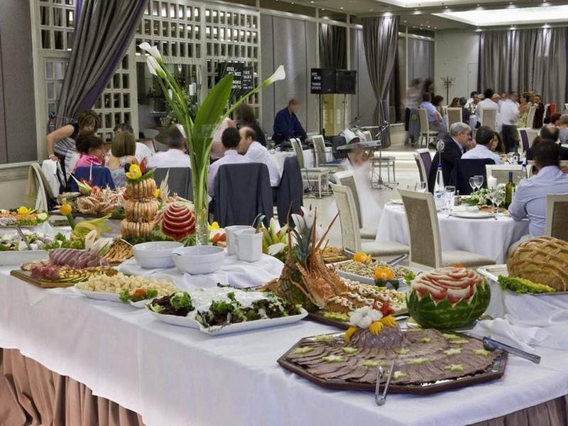 BC05A94D8568C24909DDB098DC6917BB