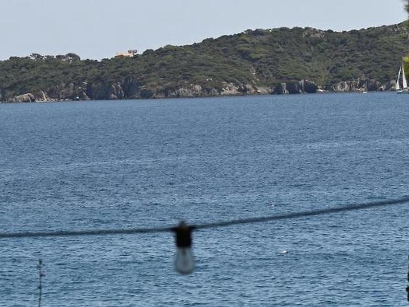 F7CD7980BC16E21960F4BC6A7B92D389