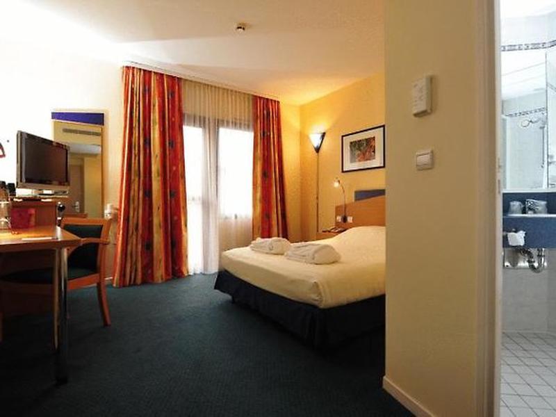 3C0EE651C0E0AD2DF4E9D1B570C9A81F