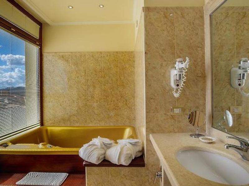 DAB27CBCAE61A880F32979CA8DFC2137