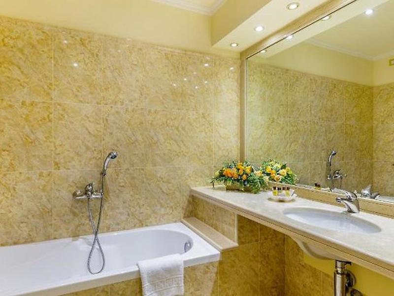 AD6F81729CE980E580BFACCFE8DC86F6