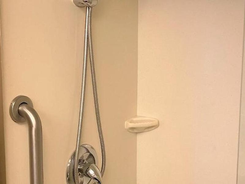 C7E65CEDCC8A80512381C4DD1A5F9381