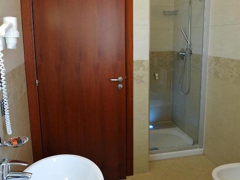 FED64E21D7BFA30DBF2EF88E9FD3F9DF