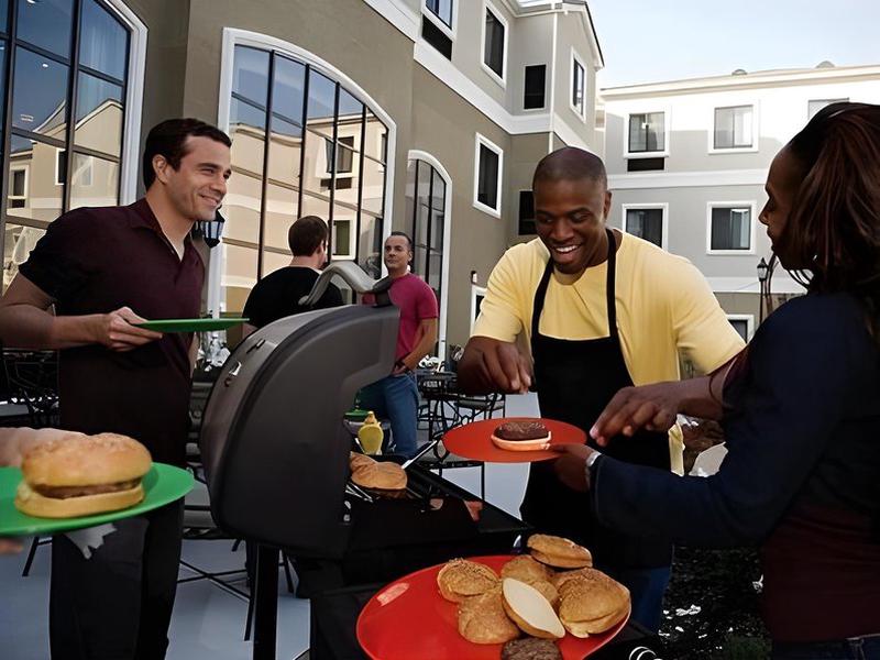 ACE74E80132F42EAF70DAA25C242C492