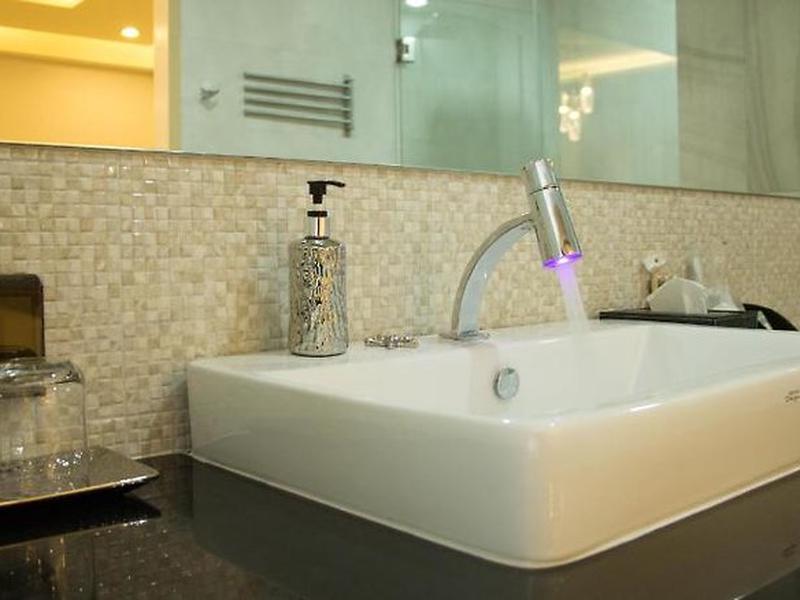 136A688CB5F5FF03557EDE8CEB8FB48F