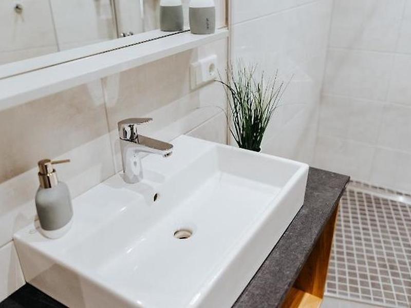 EF6C4D5E20CA27995367F9CA2A8C0BAA