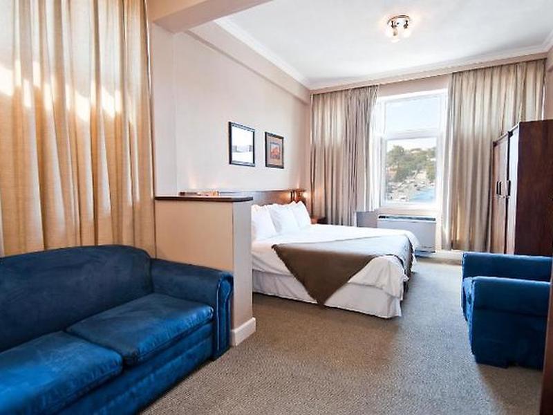 0EB65566F4095D1E8E5C18FD34201696