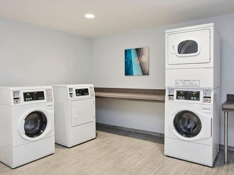 12AF82645EF5E257C7A772D188C6111F