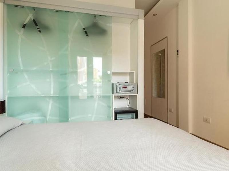 8AE4C905812DADC9569D652F0403FEB1