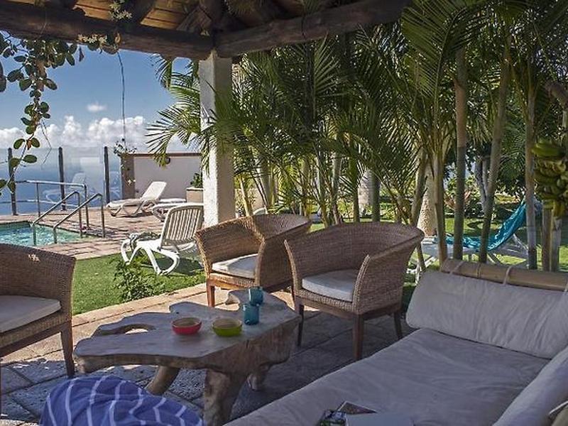 24CA12B677AA40A246E78DD00715B01F