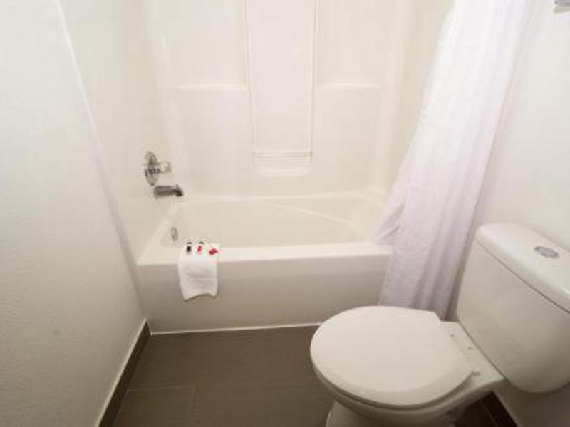 65EA38C4AA8F7D91C63AD695EEBDE67E