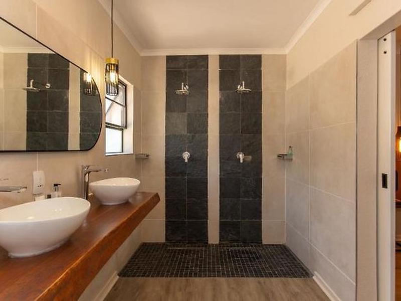 BEAC4CCAC9ED4382BF4E9B894C569361