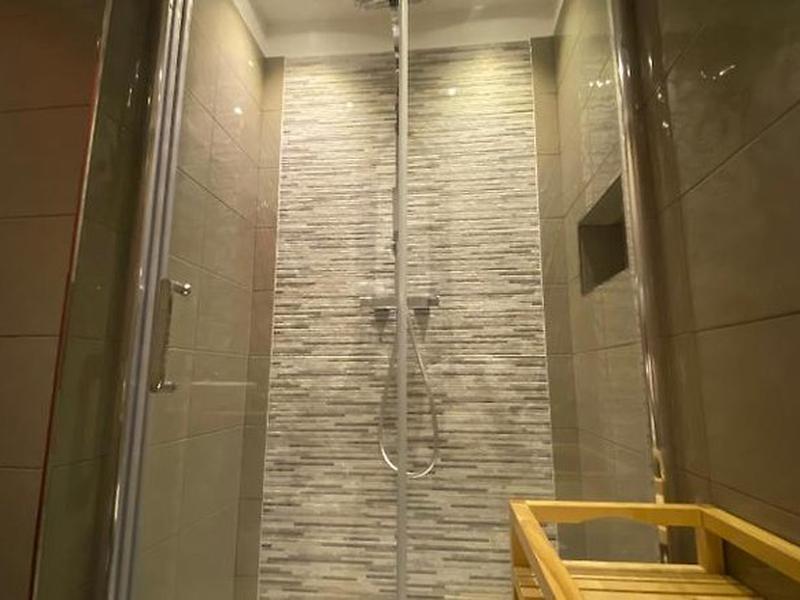 9FCCF95E82F02F6A466379E269621608