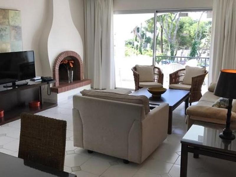 C2E8F1B92DE4647543824053D8EBCB32