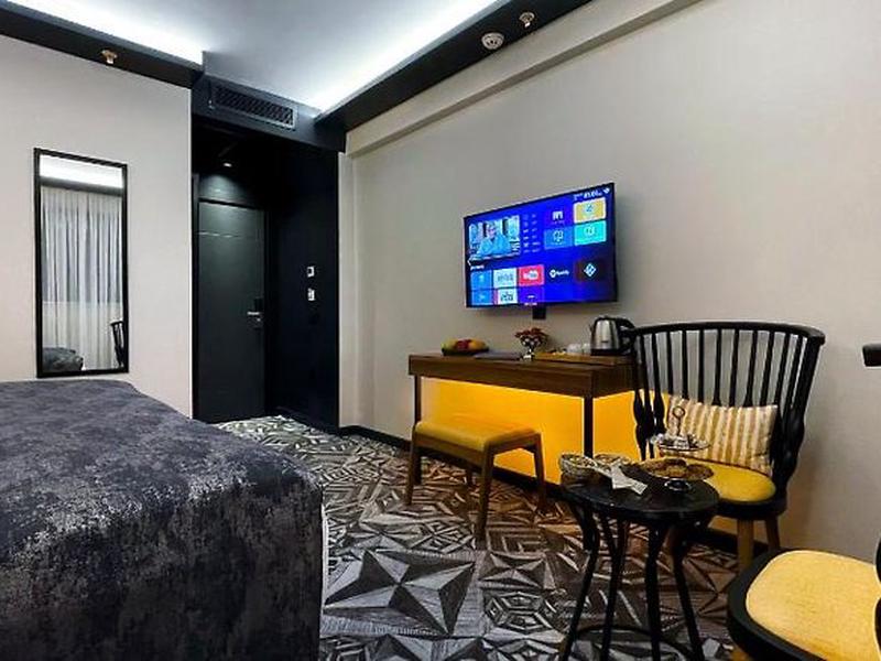 7999991085C93F9D4BBFAECB4AB9C574