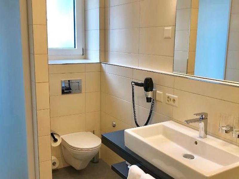 0FA3B88F28207A0D12D29B7B08DF1F94