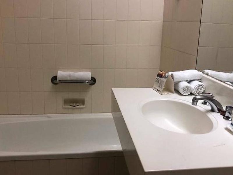 8C8C4D4BA8E33BF78B132C440932B5B9