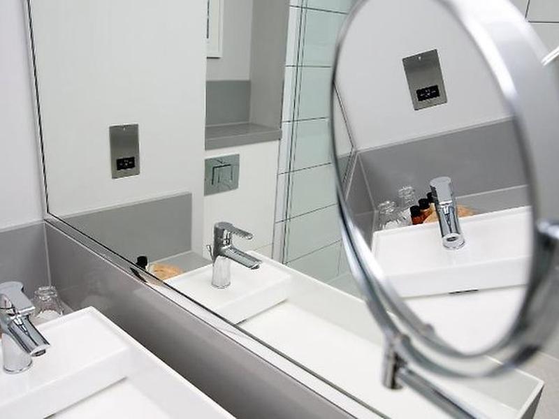 D90153F6CCE29A812058F6D9F6F204BB