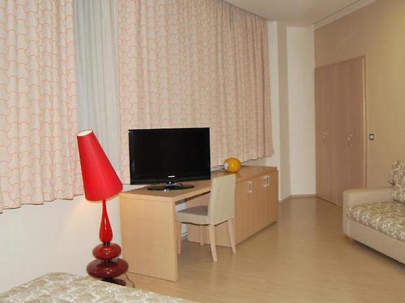 32E2AD0BD8167805ECB0C3A462C9ED2B