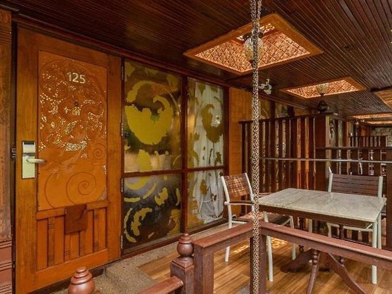 010EA43BC9EB39CC7766AEE9842DD06E