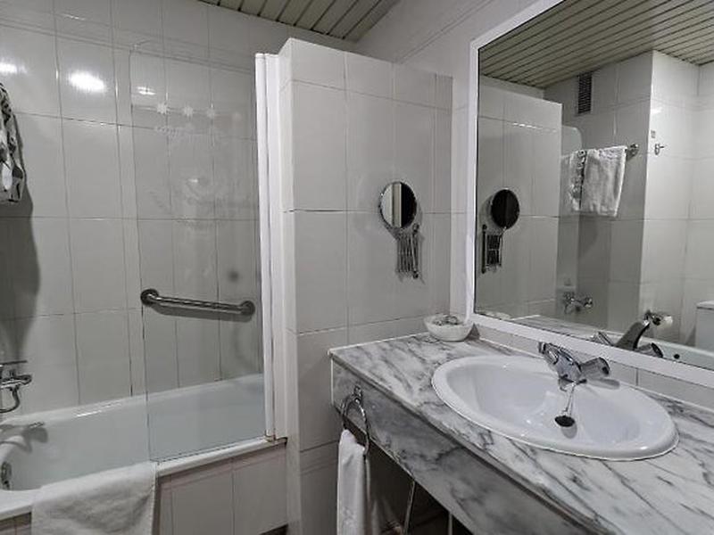 D6C074A9F368959D2C63CE49051A87D5