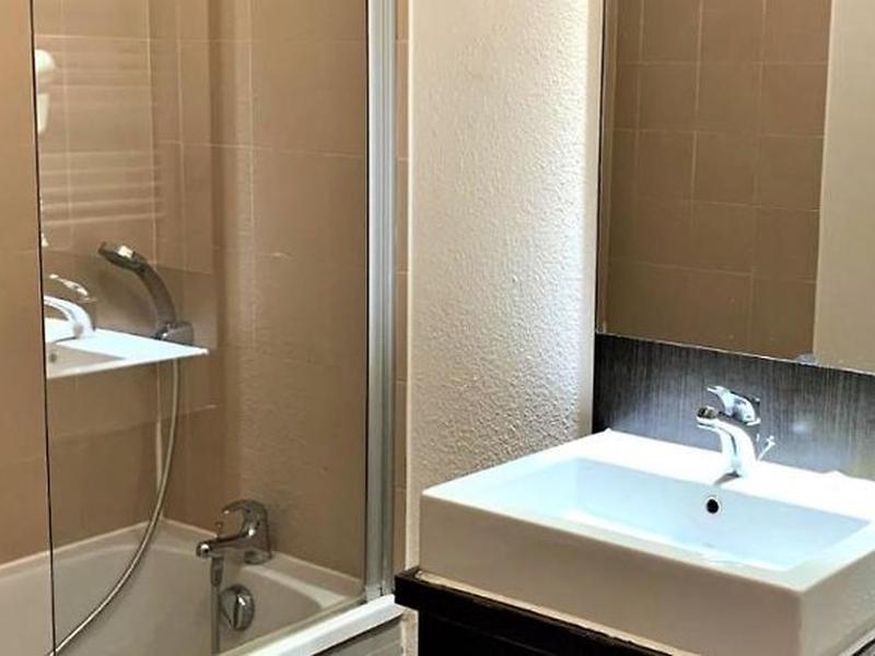 24A2C42CDB9EC550D83B8511C27BF087